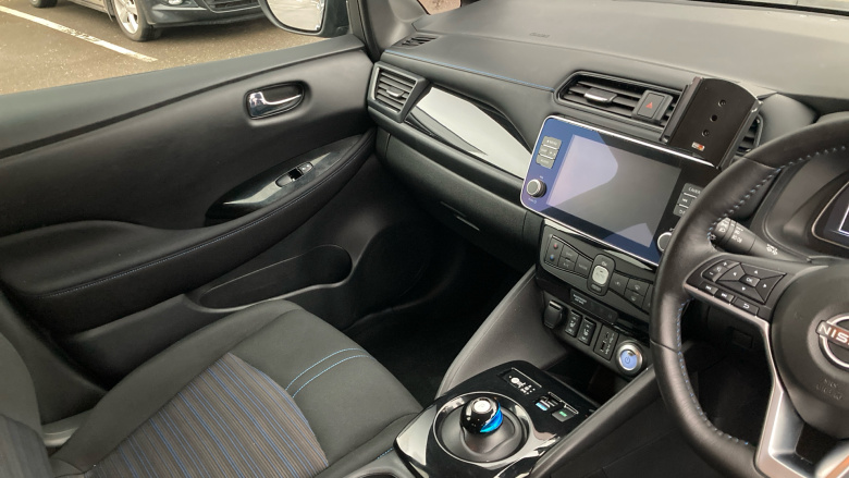 Nissan LEAF 110kW N-Connecta 39kWh 5dr Auto Electric Hatchback